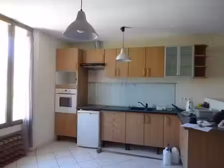 location appartement 3 pièces 68 m² à gardanne (13120)  820 €