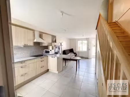 à louer – t3 duplex - stationnement – loire-sur-rhône
