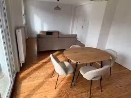 location appartement 3 pièces à bordeaux (33000)  1 080 €