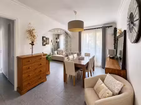 location meublée appartement 3 pièces 67.8 m² à nice (06000)  1 800 €