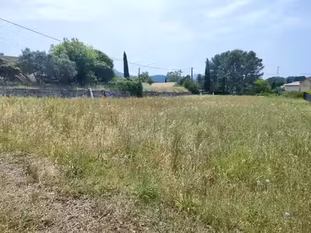 vente terrain 1200 m² à la crau (83260)  329 000 €