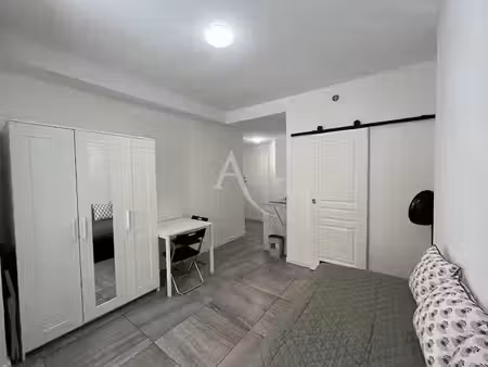 location meublée appartement 1 pièce 18 m² à nice (06000)  680 €