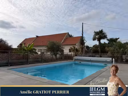 longère de caractère 142 m² - 4 chambres - 3 686m² de terrain - piscine