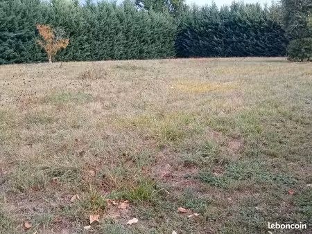 terrain 2 450 m² lisle