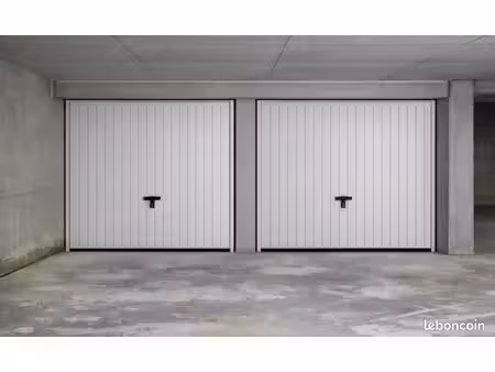 location garage (box) à rousset