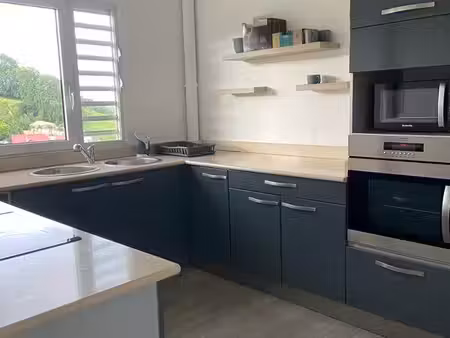 à louer - appartement t4 meublé petit-bourg