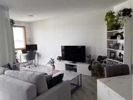 t2 meublé 52 m² – balcon  parking  vue dégagée – poissy rouget de l’isle