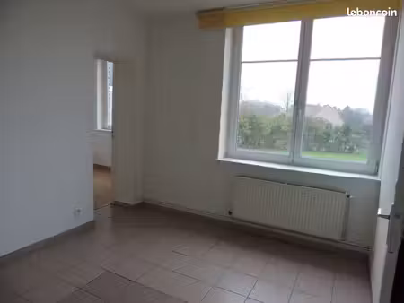 appartement 1 ch rénové très lumineux avec parking sécurisé