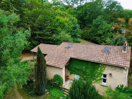 maison en pierre au calme