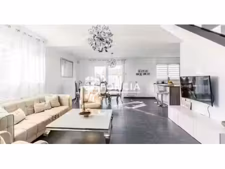 a jury  proche metz  maison individuelle t5 106 m² récente avec jardin et garage