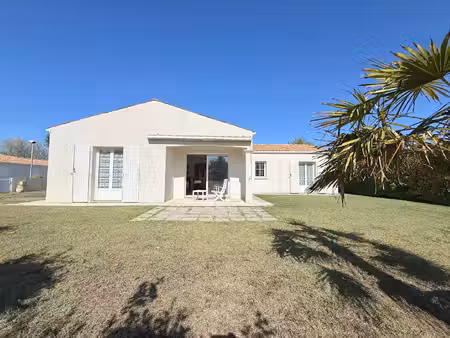proche commerces - maison de plain pied avec garage & jardin