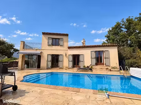 villa 4 pièces 130 m²