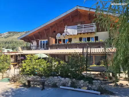 loue duplex meublé dans chalet – idéal résidence secondaire / pied-à-terre – caille (06750
