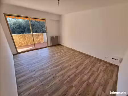 studio 1 pièce 23 m²