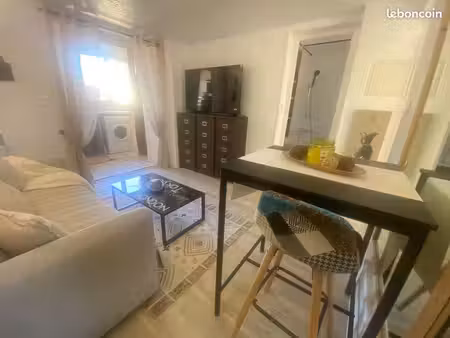 mini maison mitoyenne avec jardin sans vis à vis  parking privatif dans propriété fermée e