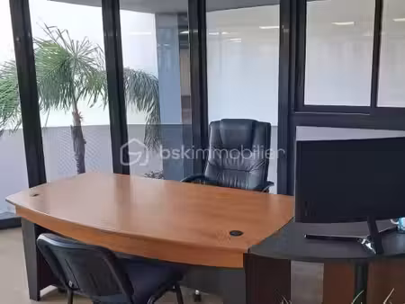 bureaux 116 m²