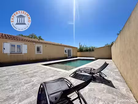 villa 4 pièces 150 m²