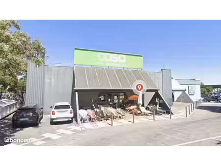 local commercial 422 m2 à istres
