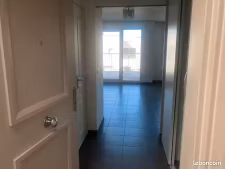 t3 dernier étage avec balcon