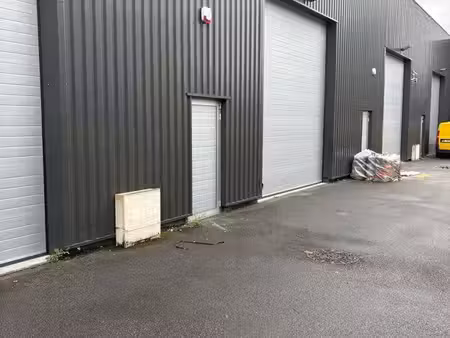 loue dépôt 100 m2 plus deux bureaux