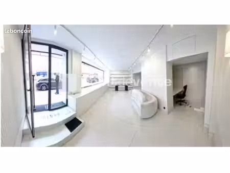 local commercial 66 m²