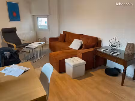 ne pas manquer t3 meublé  idéal couple  équipé complétement  idéalement situé
