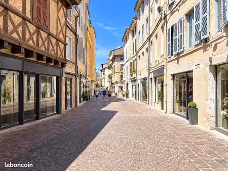 boutique 29 m² bourg-en-bresse