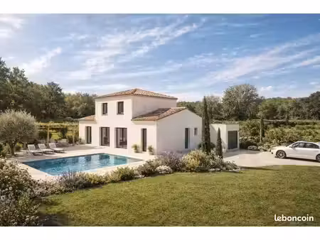 terrain 1 800 m² callian
