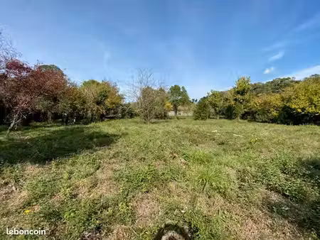 terrain 600 m² carnoules