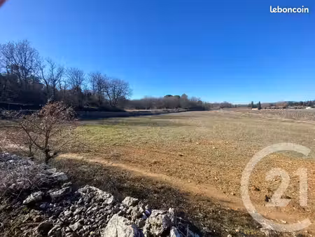 terrain 2 047 m² saint maximin la sainte baume