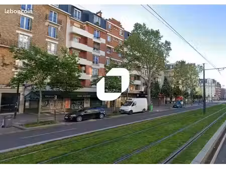 local commercial 81 m²