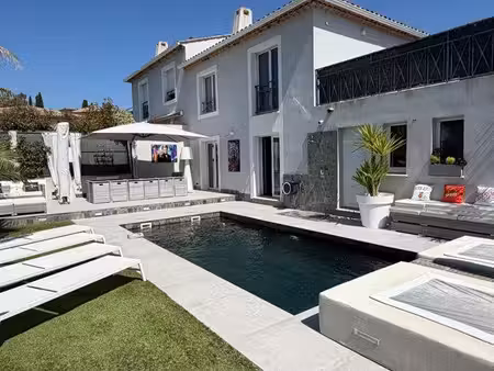 villa contemporaine - piscine en pierre de bali - à 800 m des plages