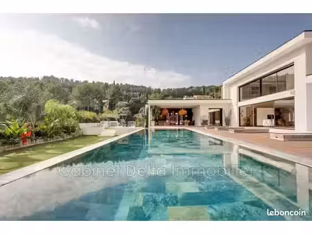 villa 6 pièces 195 m²