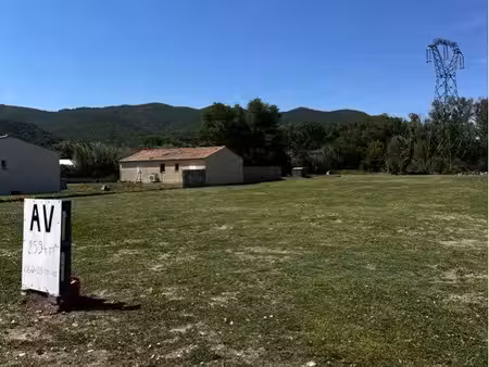 terrain de 2594 m2 à malijai