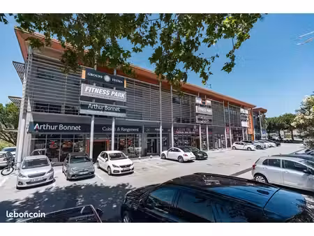 local commercial 290 m² fréjus