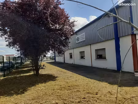 location local commercial