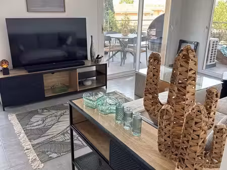appartement meublé 3 pièces 65 m2 - terrasse 35 m2 - climatisation dans toutes les pièces 