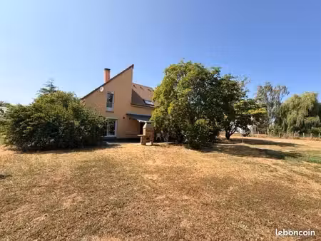 maison 144 m2 guecelard