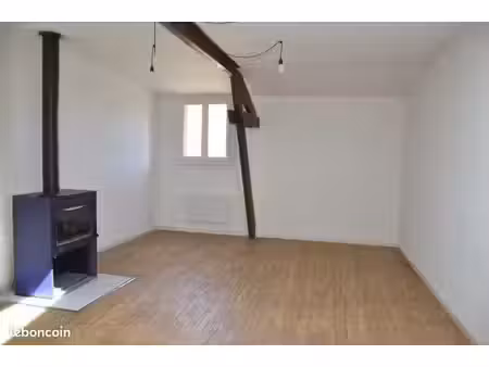 a louer t2 situé à crampagna
