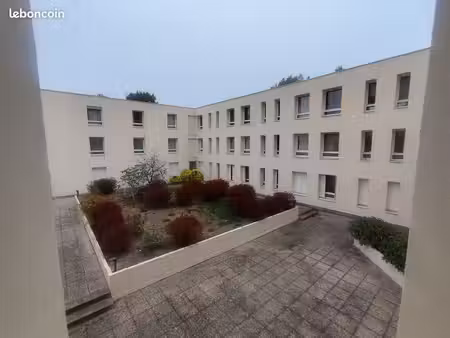 idéal étudiant ou jeune actif - studio 24 m² meublé - gare sqy à pied