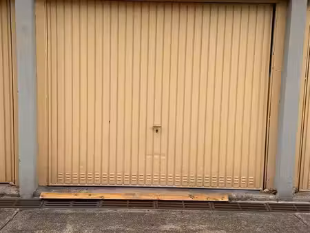 box à louer (stockage outils ou matériel)