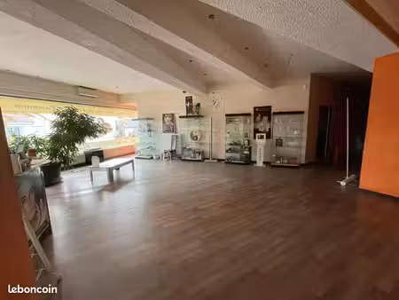 local commercial 266 m² sainte-geneviève-des-bois