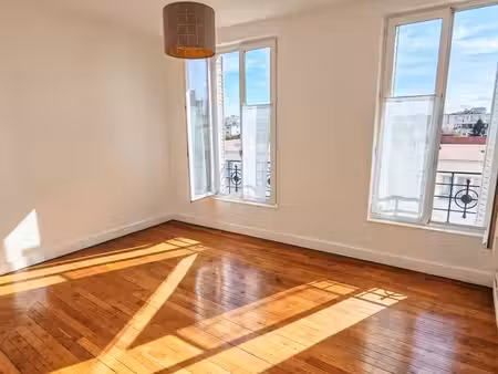 appartement 3 pièces lumineux et au dernier étage