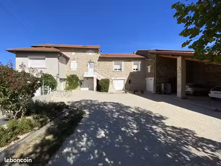 maison 9 pièces 141 m²