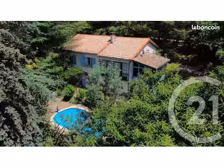 maison 10 pièces 145 m²