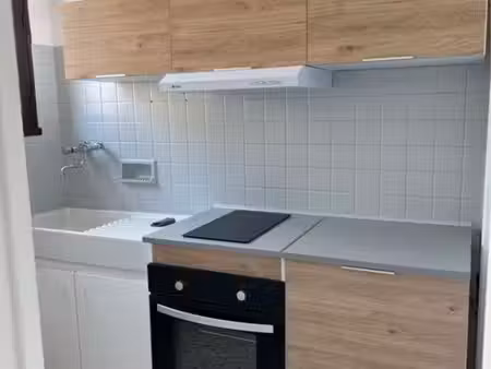 location t2 à lezignan-corbieres