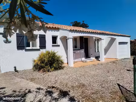 havre de paix. villa avec piscine  magnifique vue sur le village