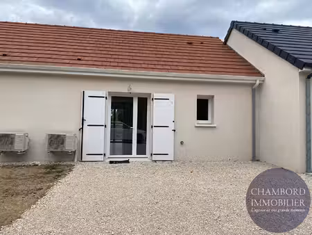 à louer - maison de plain-pied avec extérieur et stationnement