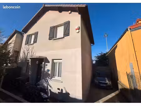 vends maison plein sud de 125m2 + comble de 40m2 + dépendance de 30m2  jardin de 200m2 ave