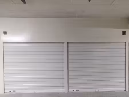 je vends 3 box de 90m3 ou 36m2 (stationnement  stockage et d'entreposage)  côte à côte  be